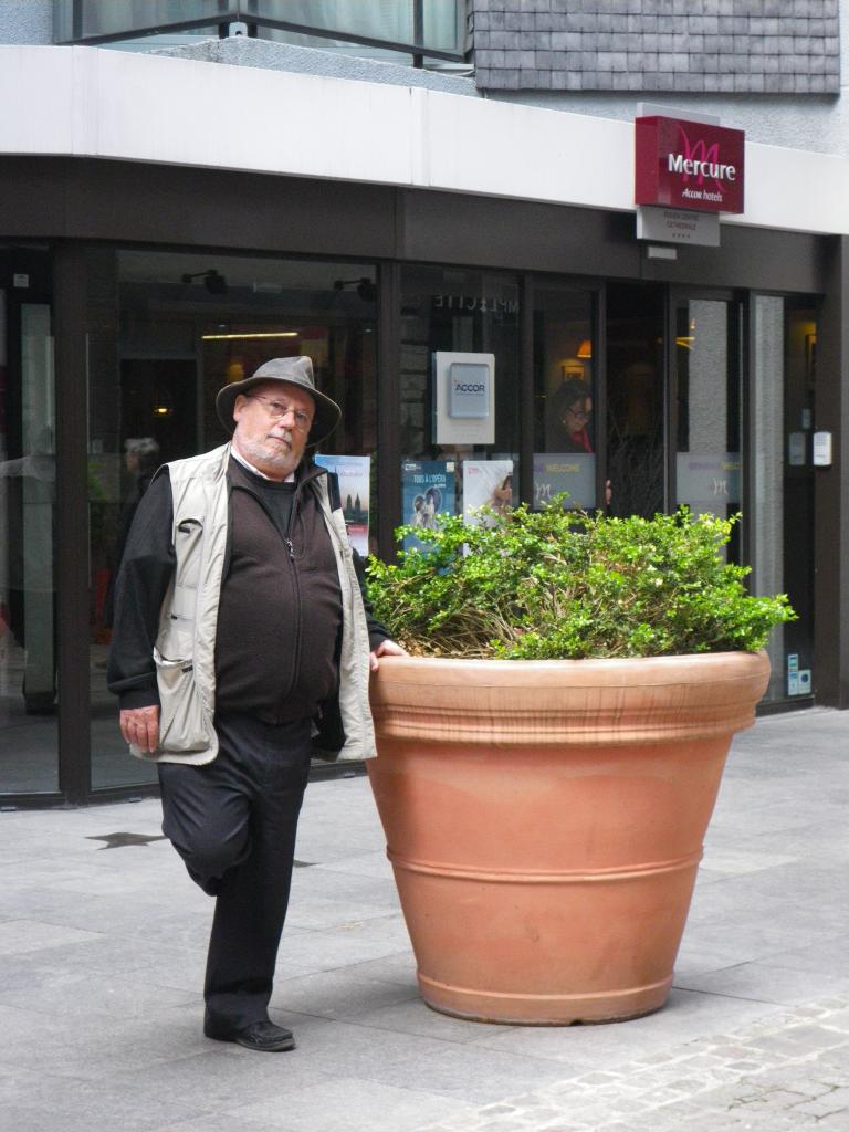 04.Hotel.jpg