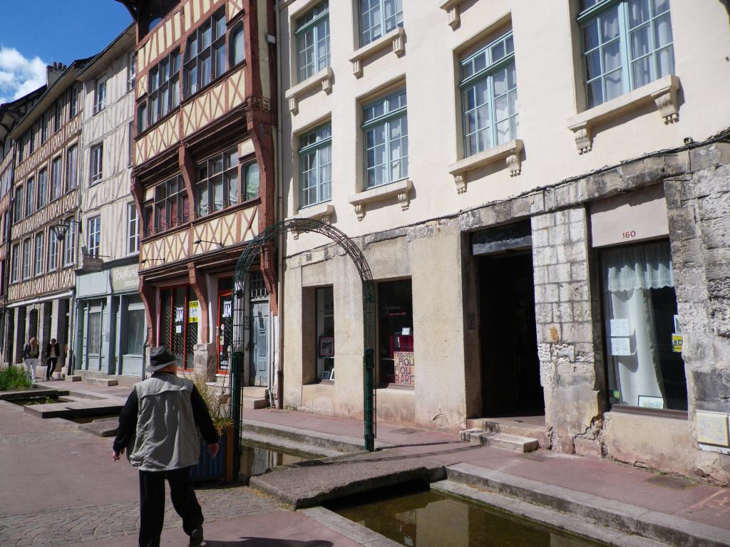 23.Rue Eau de Robec.jpg