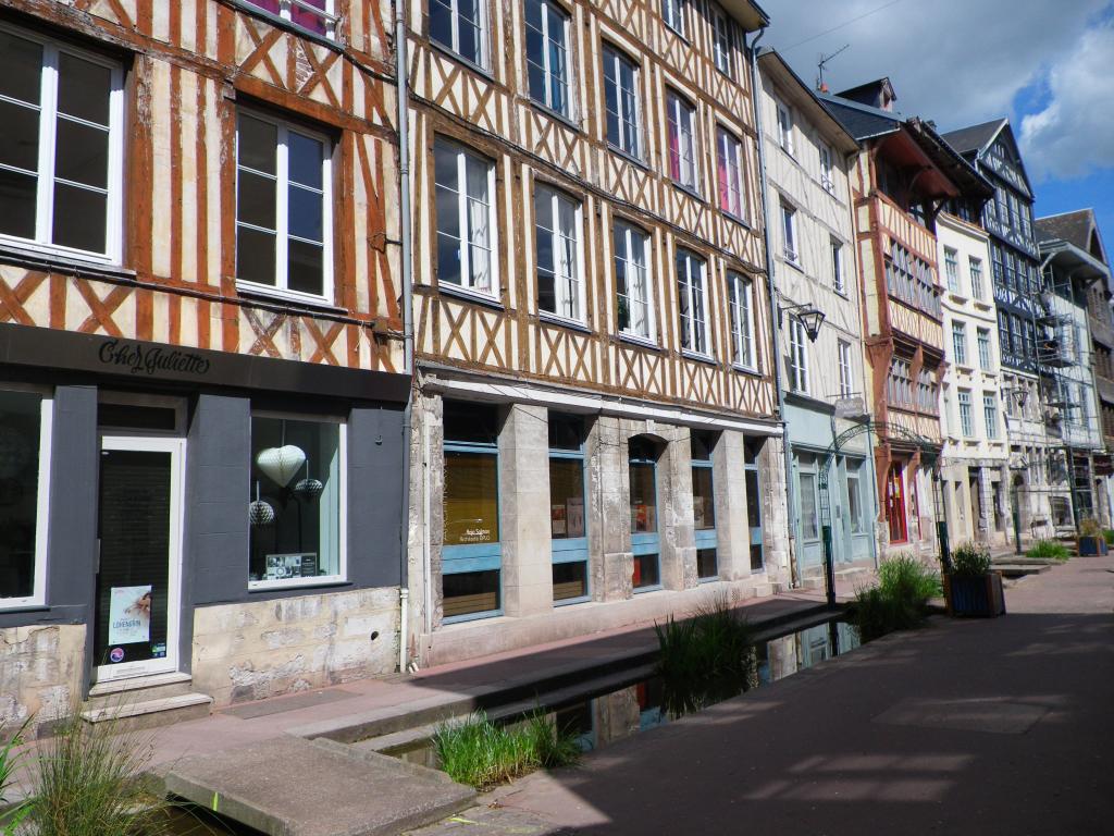 24.Rue Eau de Robec.jpg