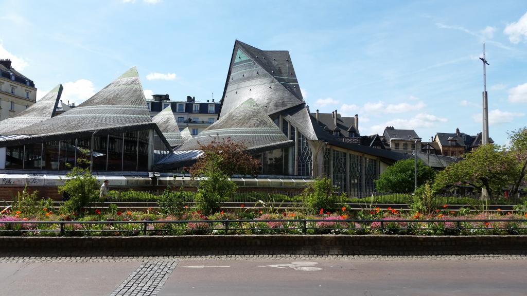 11.Place du Marche.jpg