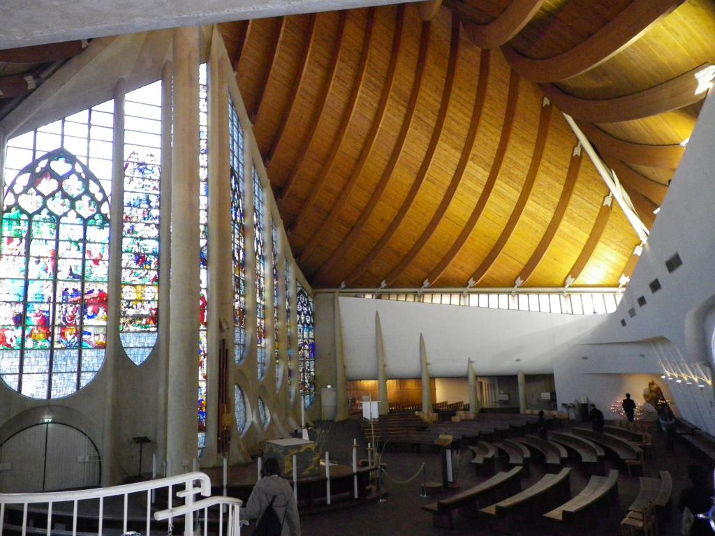 12.Eglise Jeanne d'Arc.jpg