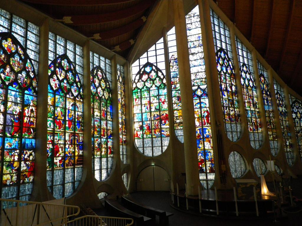 14.Eglise Jeanne d'Arc.jpg