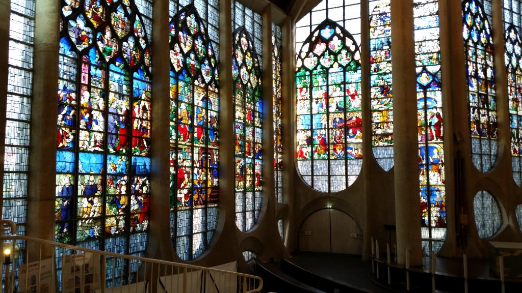 15.Eglise Jeanne d'Arc.jpg